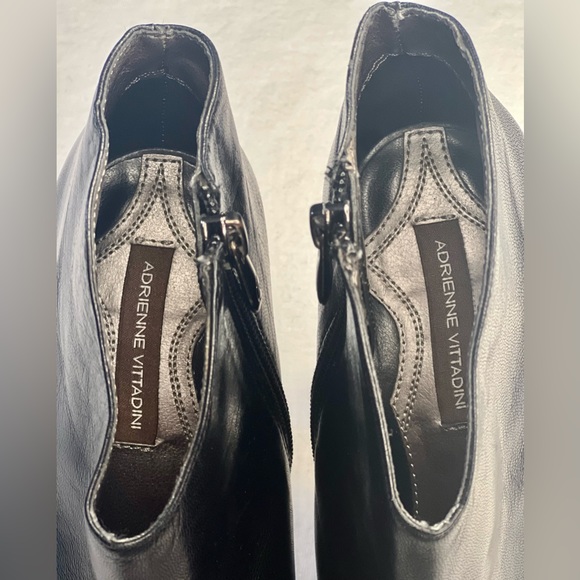 Adrienne Vittadini Black Leather Ankle Boots, Side Zipper Preowned Size 7.5 - Picture 6 of 7